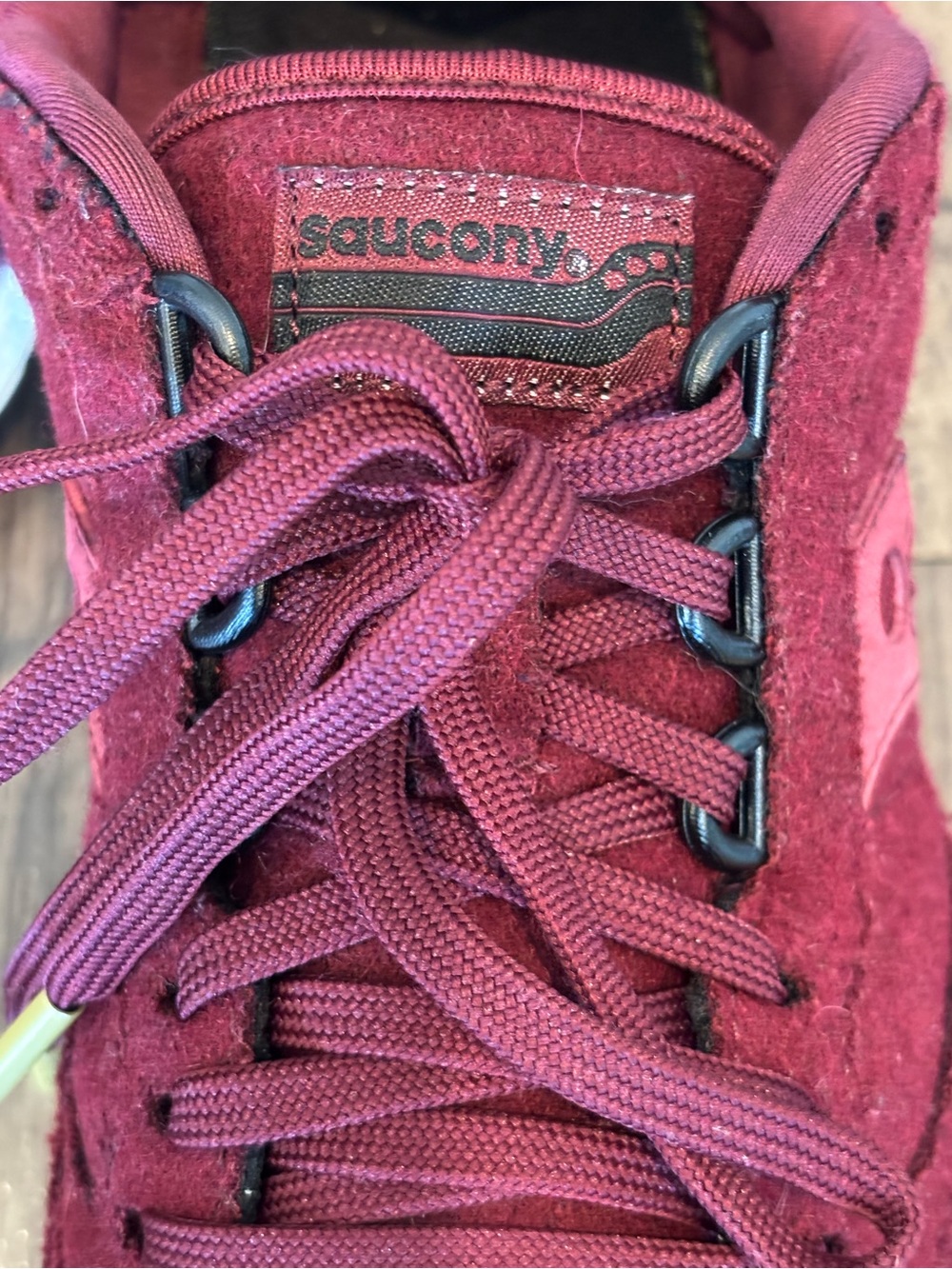 Saucony burgundy/maroon/white/gold Suede ‘Freedom Runners’ Athletic shoes size 8 - Picture 6 of 7